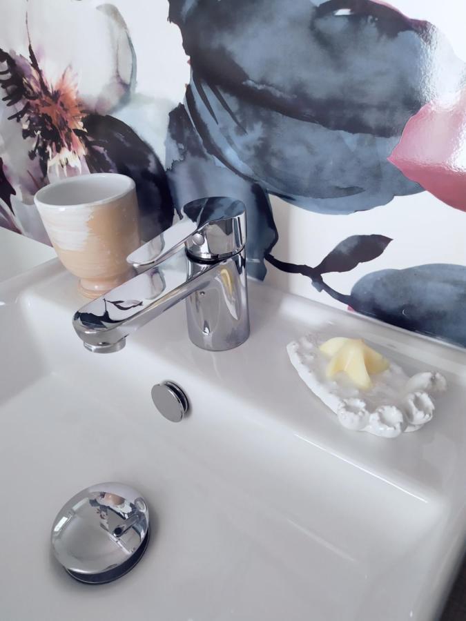 ポルレッツァ Peonia 2 Posti Wi-Fi Ac Free Park Jacuzzi Bed & Breakfast エクステリア 写真